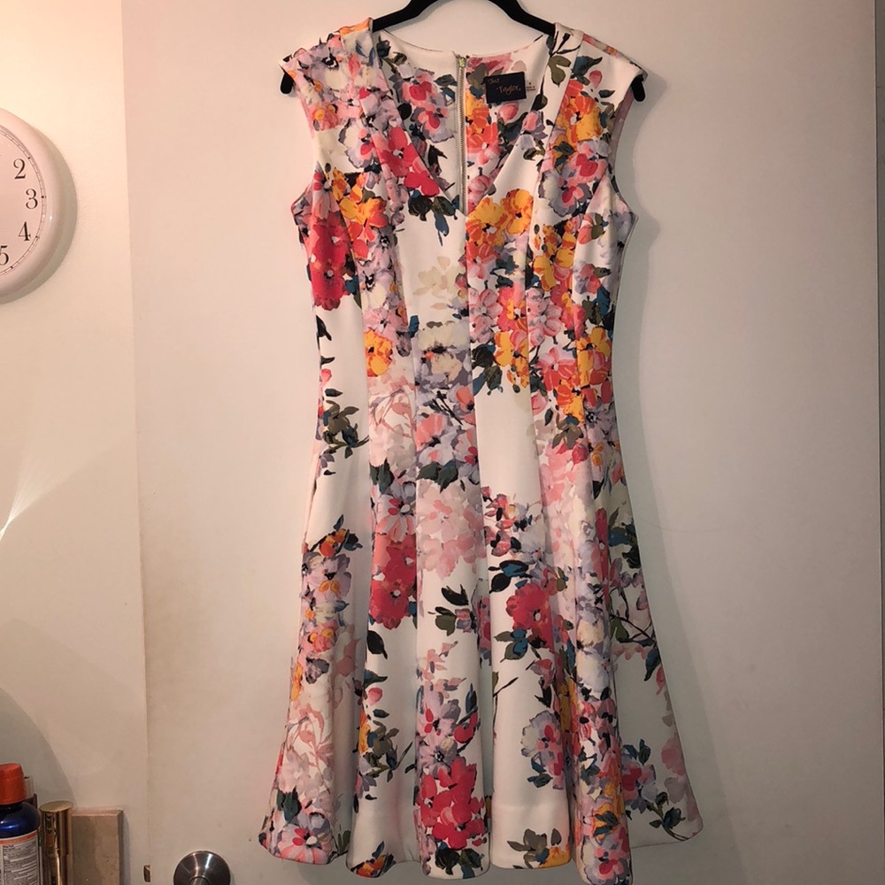 Just Taylor beautiful dress with flowers. Size 6.